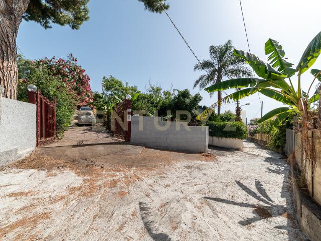 Villa Indipendente in vendita a Carruba, Riposto