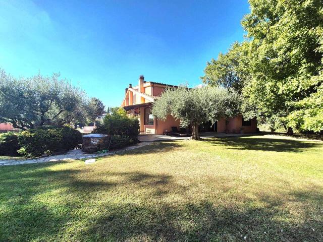 Villa Indipendente in vendita a Roma Capitale, Lazio