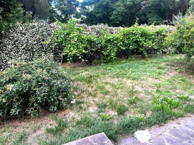 Villa Indipendente in vendita a San Lorenzo, Campi Bisenzio