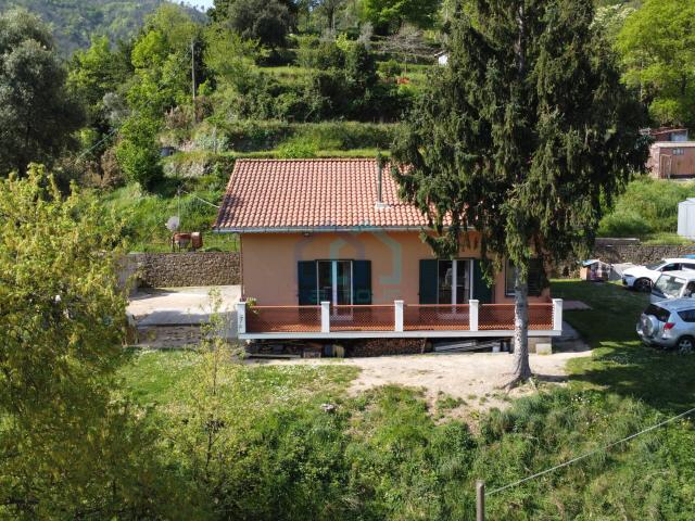 Villa Indipendente in vendita a Santuario, Albisola Capo