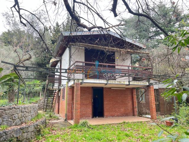 Villa Indipendente in vendita a San Carlo, Marina Di Massa