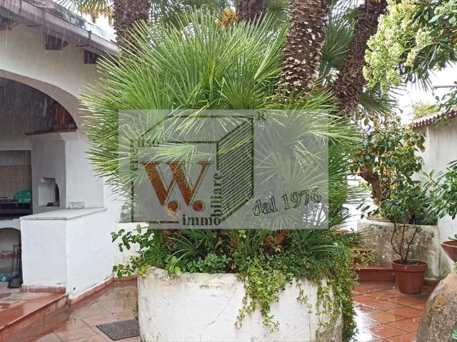 Villa Indipendente in vendita a Forio, Campania