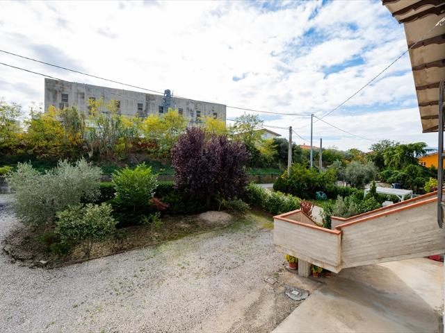 Villa Indipendente in vendita a Rosciano, Abruzzo