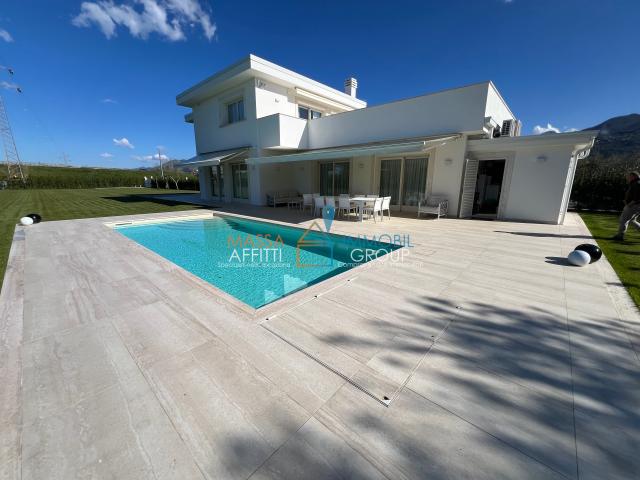 Villa Indipendente in affitto a Crociale, Tonfano