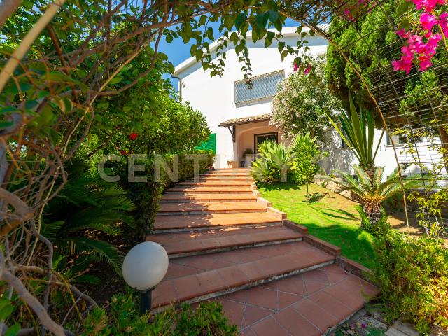 Villa Indipendente in vendita a Cava D'aliga, Sicilia