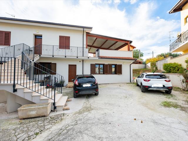 Villa Indipendente in vendita a Rosciano, Abruzzo