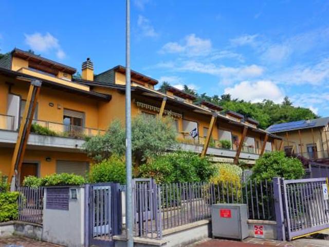 Villa Indipendente in vendita a Bonate Sopra, Lombardia