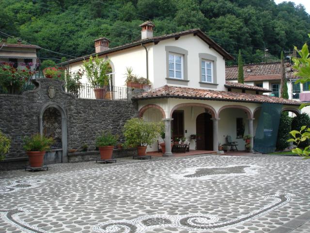 Villa Indipendente in vendita a Unione dei comuni Media Valle del Serchio, Ponte A Serraglio