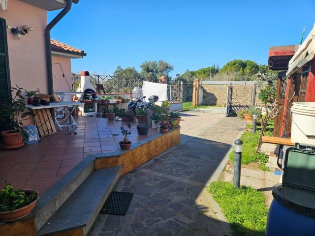 Villa Indipendente in vendita a Montenero basso, Livorno