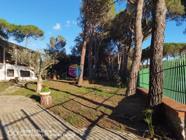 Villa Indipendente in vendita a Quercianella, Livorno