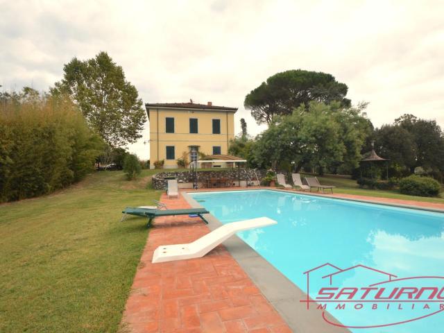 Villa Indipendente in vendita a Pieve Santo Stefano, Bagni Di Lucca Ponte
