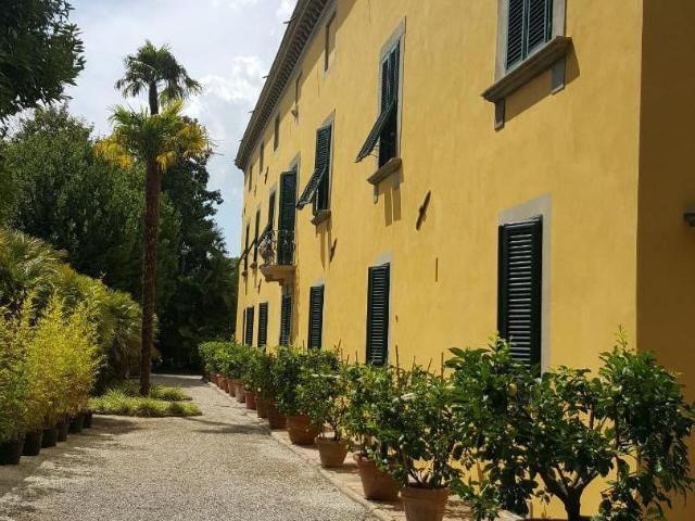 Villa Indipendente in vendita a Bagni Di Lucca Ponte, Toscana