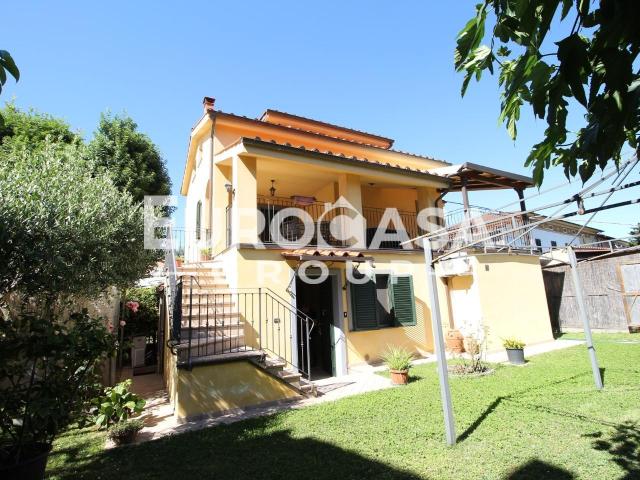 Villa Indipendente in vendita a Mugnano, Bagni Di Lucca Ponte