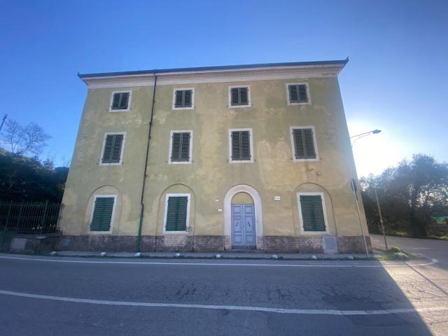 Villa Indipendente in vendita a San Cassiano a Vico, Bagni Di Lucca Ponte