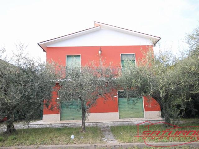 Villa Indipendente in vendita a San Quirico di Moriano, Bagni Di Lucca Ponte