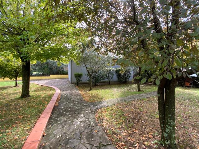 Villa Indipendente in vendita a Bagni Di Lucca Ponte, Toscana