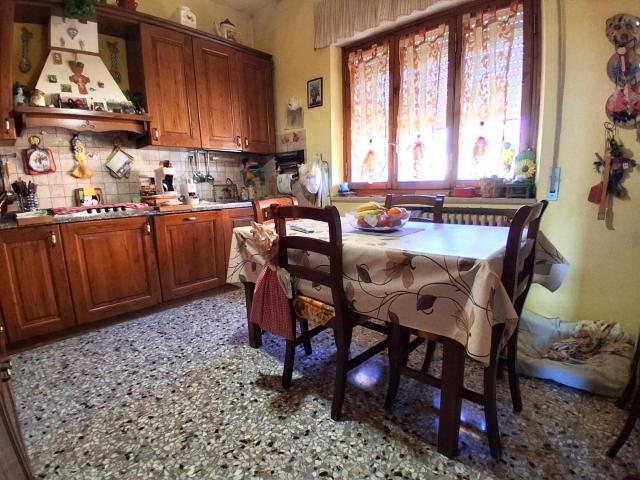 Villa Indipendente in vendita a Unione dei comuni Media Valle del Serchio, Borgo A Mozzano