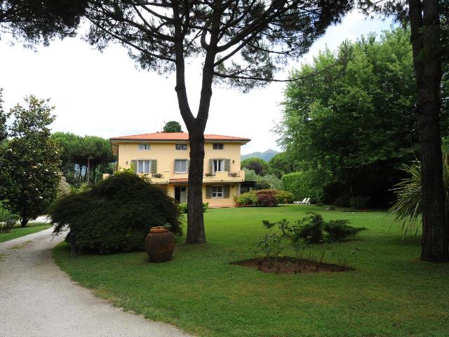 Villa Indipendente in vendita a Poveromo, Marina Di Massa