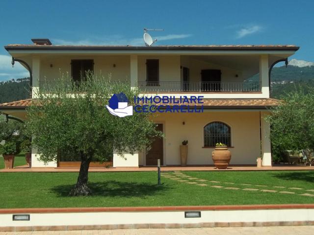 Villa Indipendente in vendita a Cinque Vie, Massa