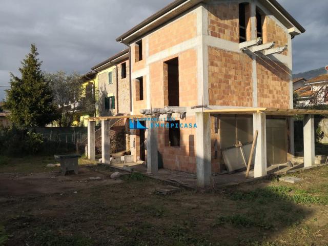 Villa Indipendente in vendita a Cervaiolo, Montignoso