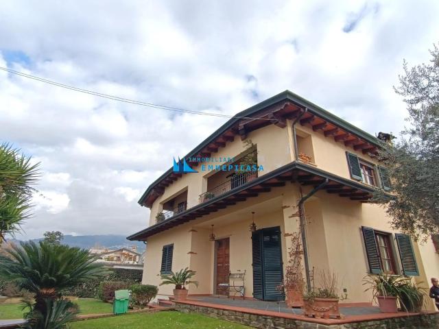Villa Indipendente in vendita a Cervaiolo, Montignoso