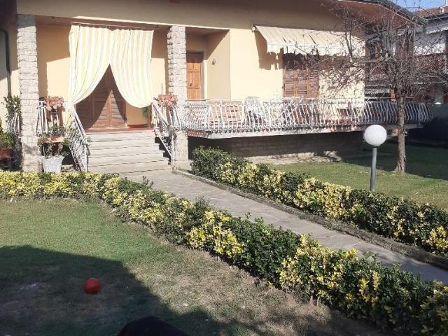Villa Indipendente in vendita a Cervaiolo, Montignoso