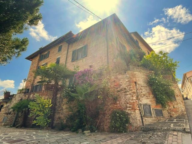 Villa Indipendente in vendita a Montopoli In Val D'arno, Toscana