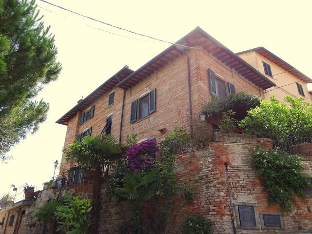 Villa Indipendente in vendita a Montopoli In Val D'arno, Toscana