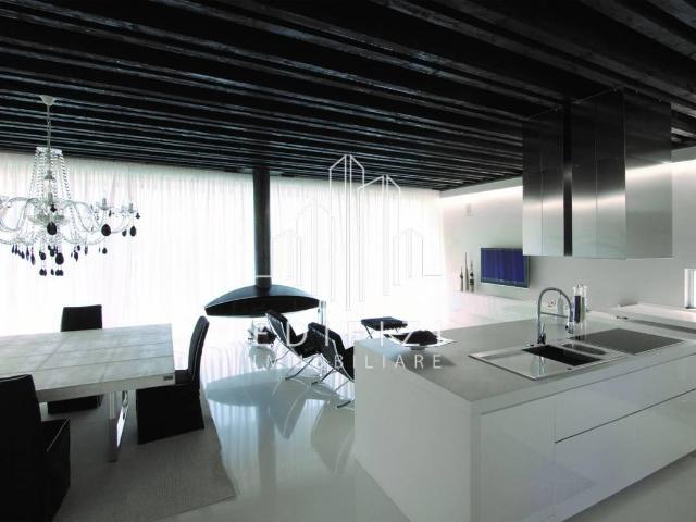 Villa Indipendente in vendita a Pontedera, Toscana
