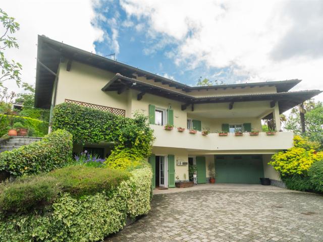 Casa in vendita a Biumo Superiore, Varese