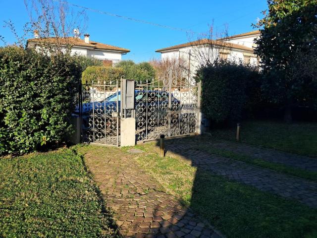 Villa Indipendente in vendita a Arena Metato, San Giuliano Terme