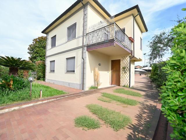 Villa Indipendente in vendita a San Giuliano Terme, Toscana
