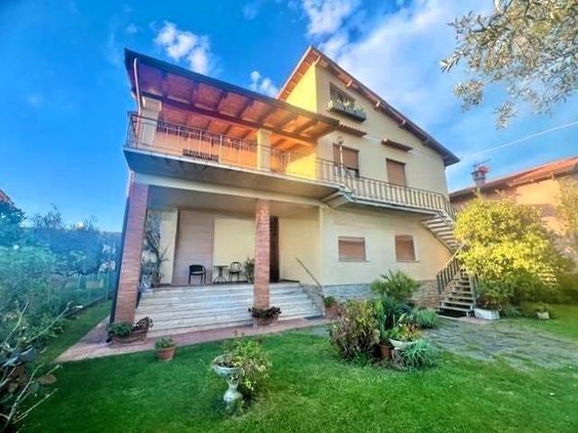 Villa Indipendente in vendita a Ripa, Seravezza