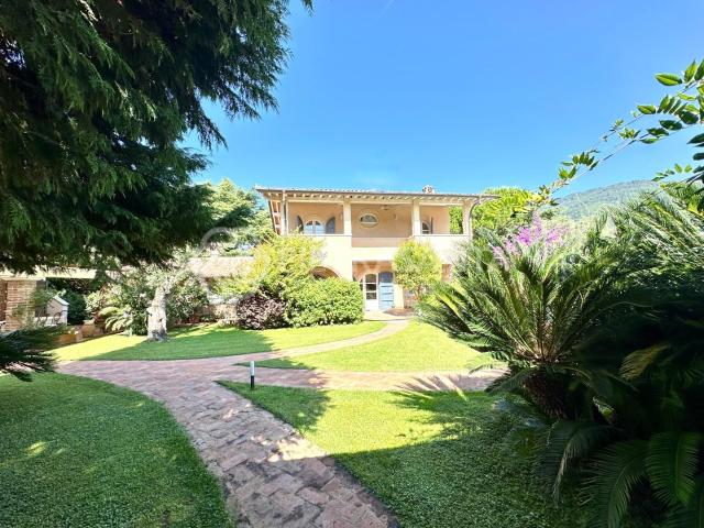 Villa Indipendente in affitto a Seravezza, Toscana