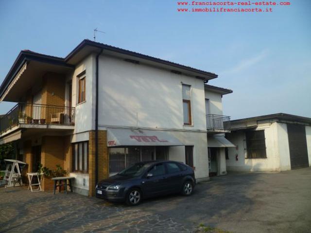 Capannone in vendita a Capriolo, Lombardia