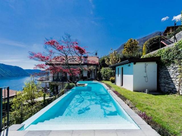 Villa Indipendente in affitto a Moltrasio, Lombardia
