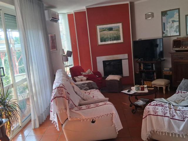 Villa Indipendente in vendita a Santa Marina, Campania