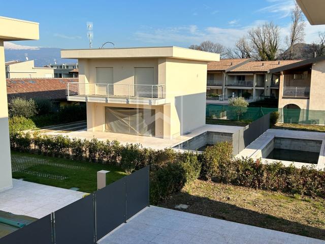 Villa Indipendente in vendita a Pieve Vecchia, Manerba Del Garda