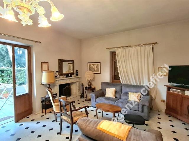 Villa Indipendente in vendita a Poggioletto, Marina Di Massa