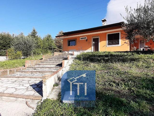 Villa Indipendente in vendita a Tora, Campania