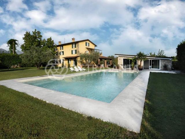 Villa Indipendente in vendita a Tonfano, Toscana