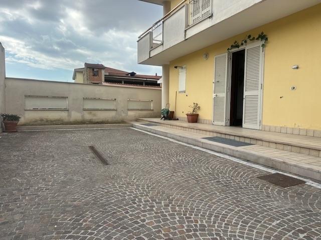 Villa Indipendente in affitto a San Marcellino, Caserta