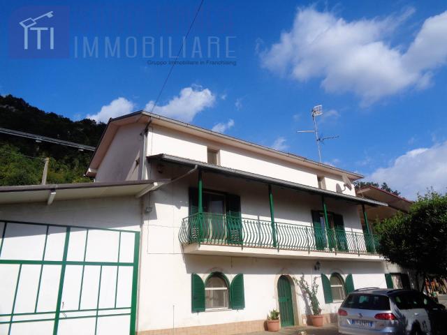 Villa Indipendente in vendita a Sant'elia Fiumerapido, Lazio