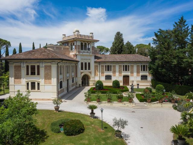 Villa Indipendente in vendita a Chiesanuova, Marche