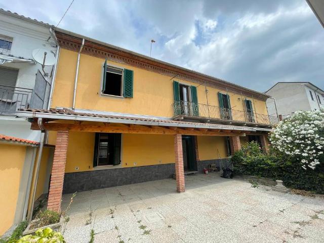 Villa Indipendente in vendita a Piemonte, Alessandria