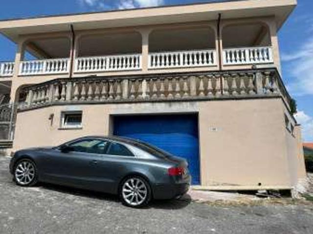Villa Indipendente in affitto a Contrada Tevola, Roma Capitale