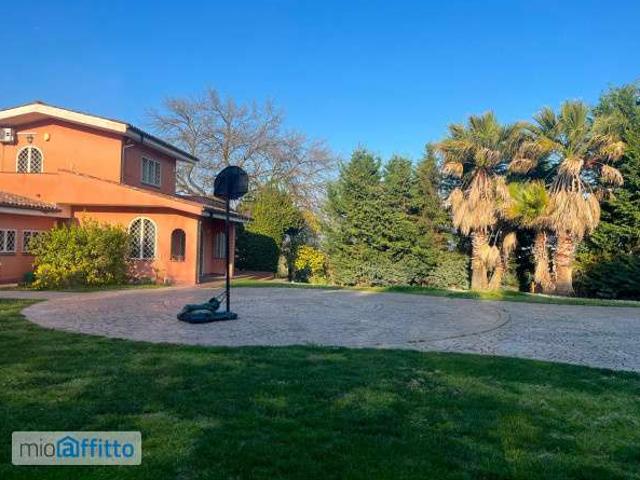 Villa Indipendente in affitto a Municipio Roma XV, Roma Capitale