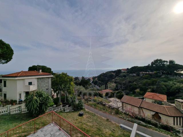 Villa Indipendente in vendita a Bordighera, Liguria