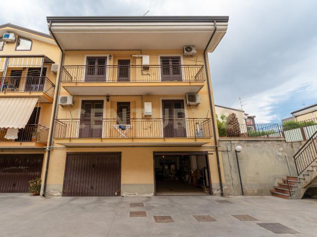 Villa Indipendente in vendita a Belpasso, Sicilia