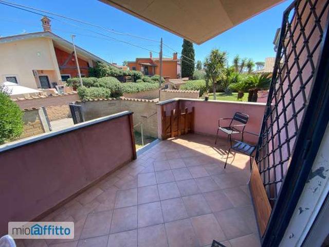 Villa Indipendente in affitto a Municipio Roma X, Roma Capitale
